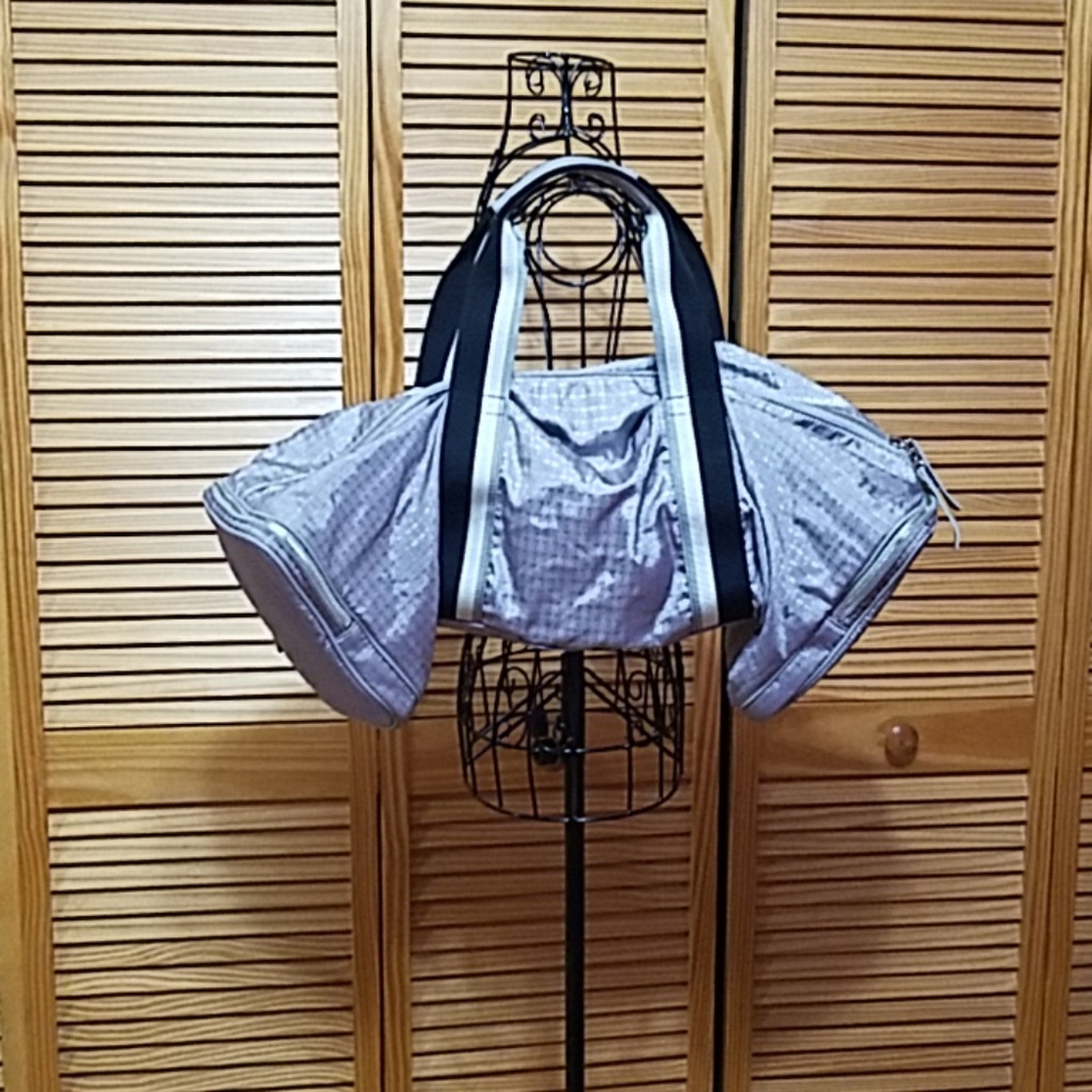 DKNY  gym bag
